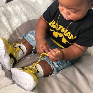 Black and Yellow Nike Huarache Sz 4